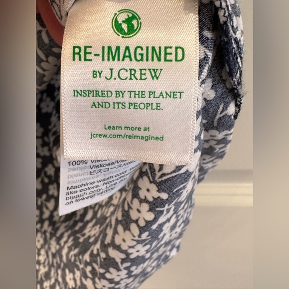 J. Crew Re-Imagined Women’s Ditsy Floral V-Neck Flutter Sleeve Top Size XS - Picture 12 of 14